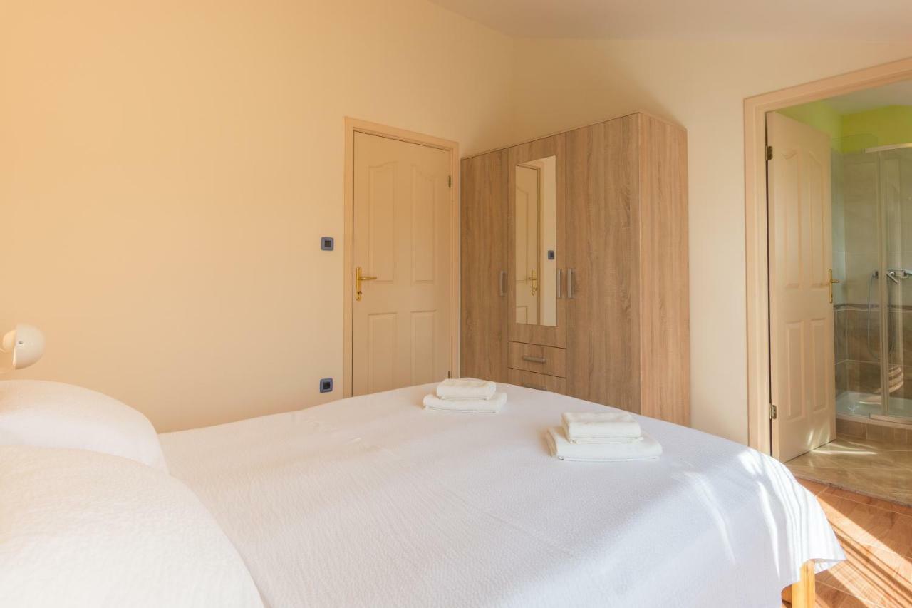Holiday Home Matela ザダル エクステリア 写真