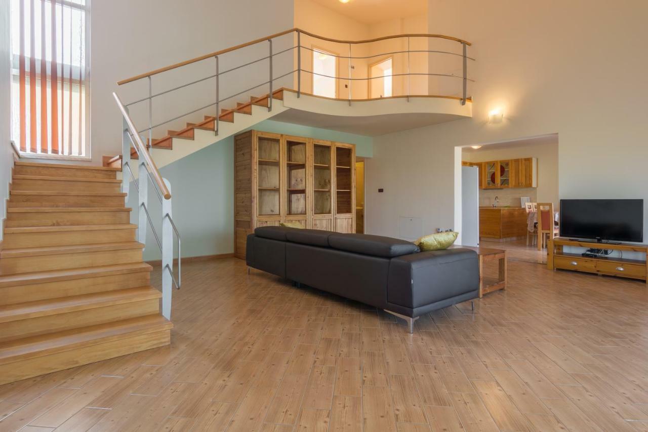 Holiday Home Matela ザダル エクステリア 写真